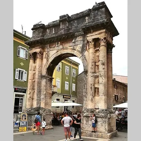 Daire Historic Building Port Side Near Arena 3xac Nets Pula